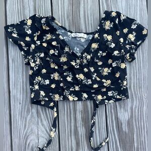 HOLLISTER Tie Back Crop Top Size Small